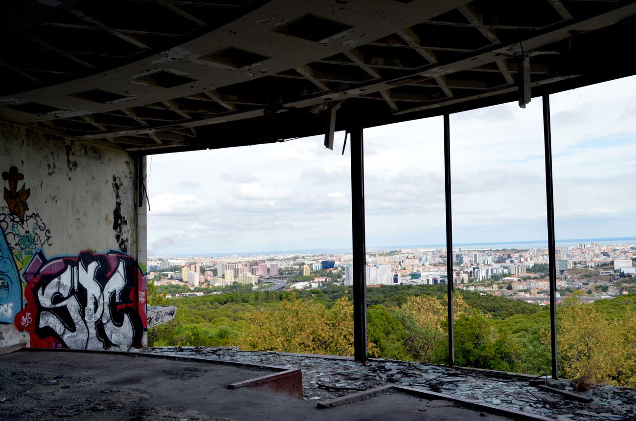 Graffiti Bombing in Lissabon - Photo by roker (2015)