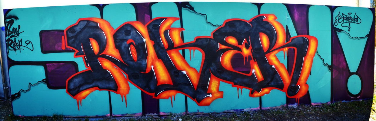 Graffiti Wall - Photo by roker (2014)