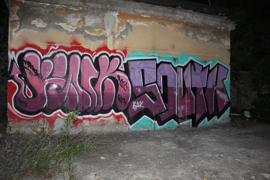 Graffiti Bombing in Yalta - Photo by roman_kilk - mbs, romek (2013)