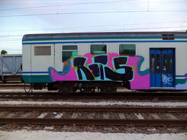 Graffiti Train - Photo by rots