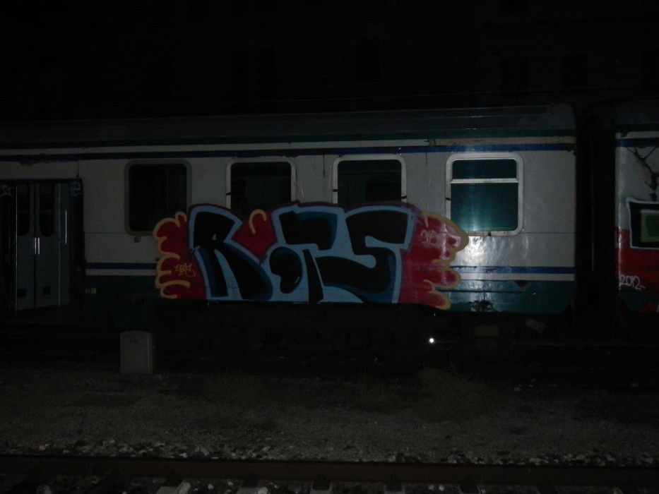 Graffiti Wall in Rome - Photo by rots - Rots