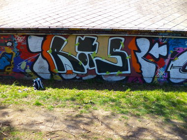 Graffiti Wall in Budapest - Photo by rots - rots