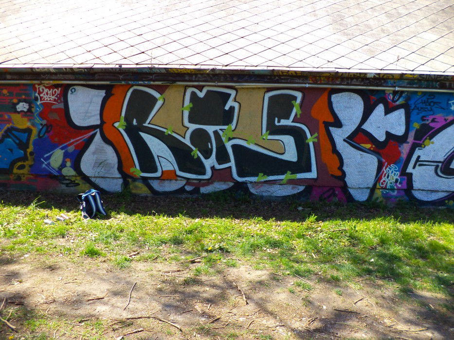 Graffiti Wall in Budapest - Photo by rots - rots