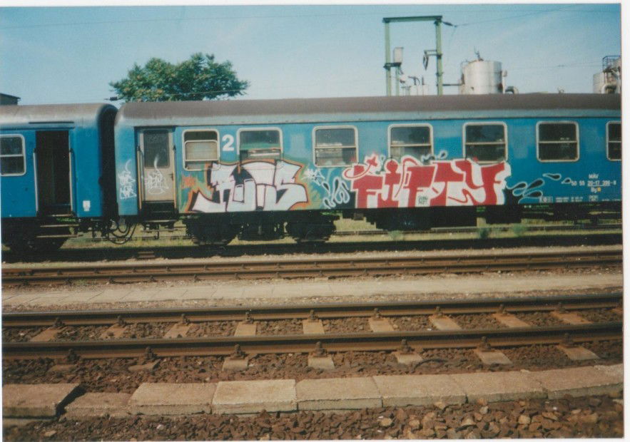 Graffiti Train in Budapest - Photo by rots - rots, fifty