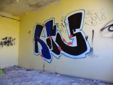 Graffiti Wall in Budapest - Photo by rots - rots