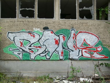Graffiti Wall in Seelow - Photo by royalbone - royal-bone, royal, bone (2013)