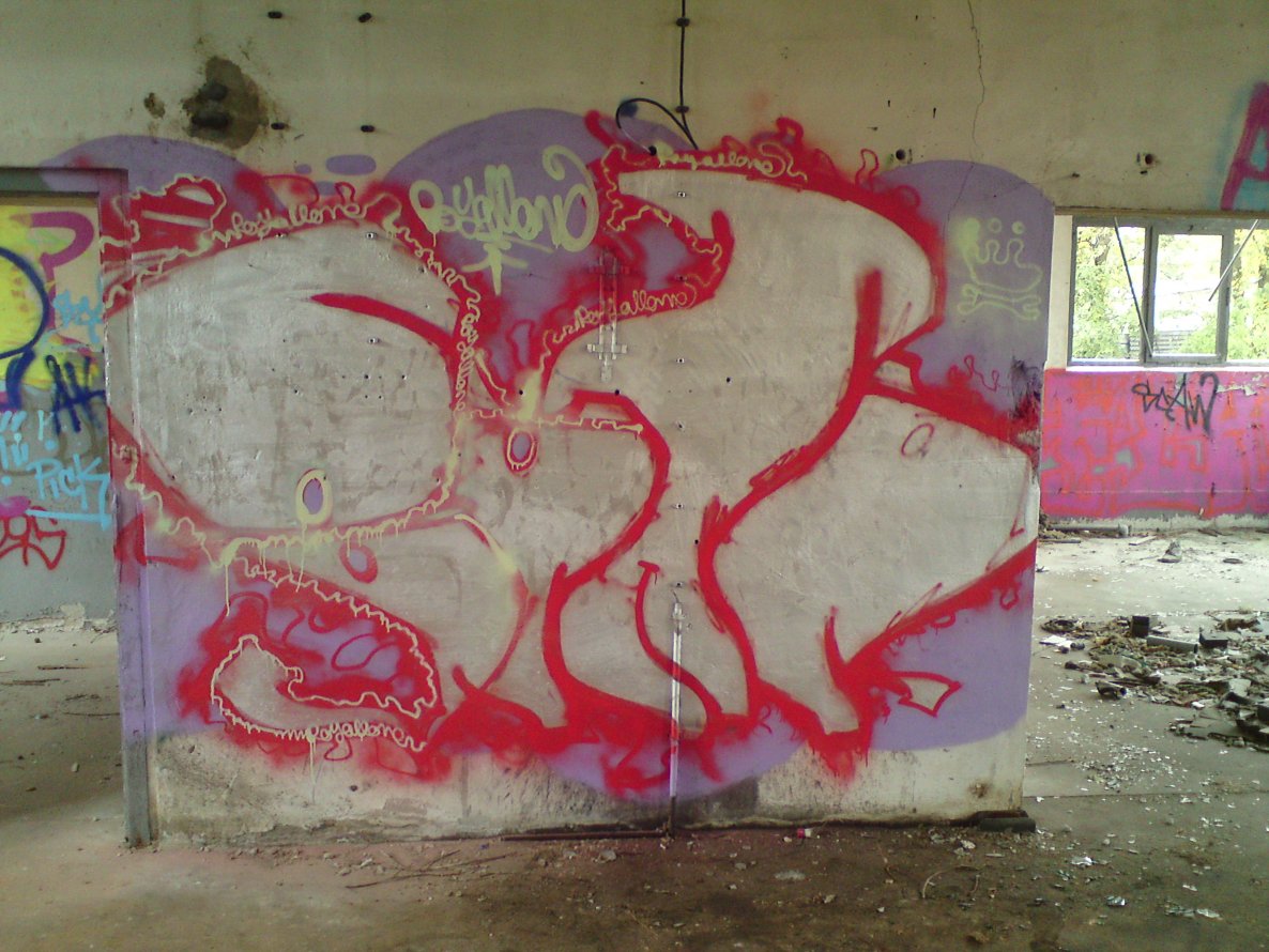 Graffiti Wall in Seelow - Photo by royalbone - royal-bone, royal, bone (2013)