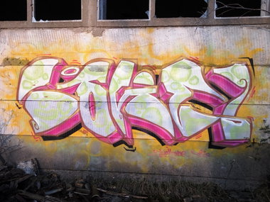 Graffiti Wall - Photo by royalbone (2017)