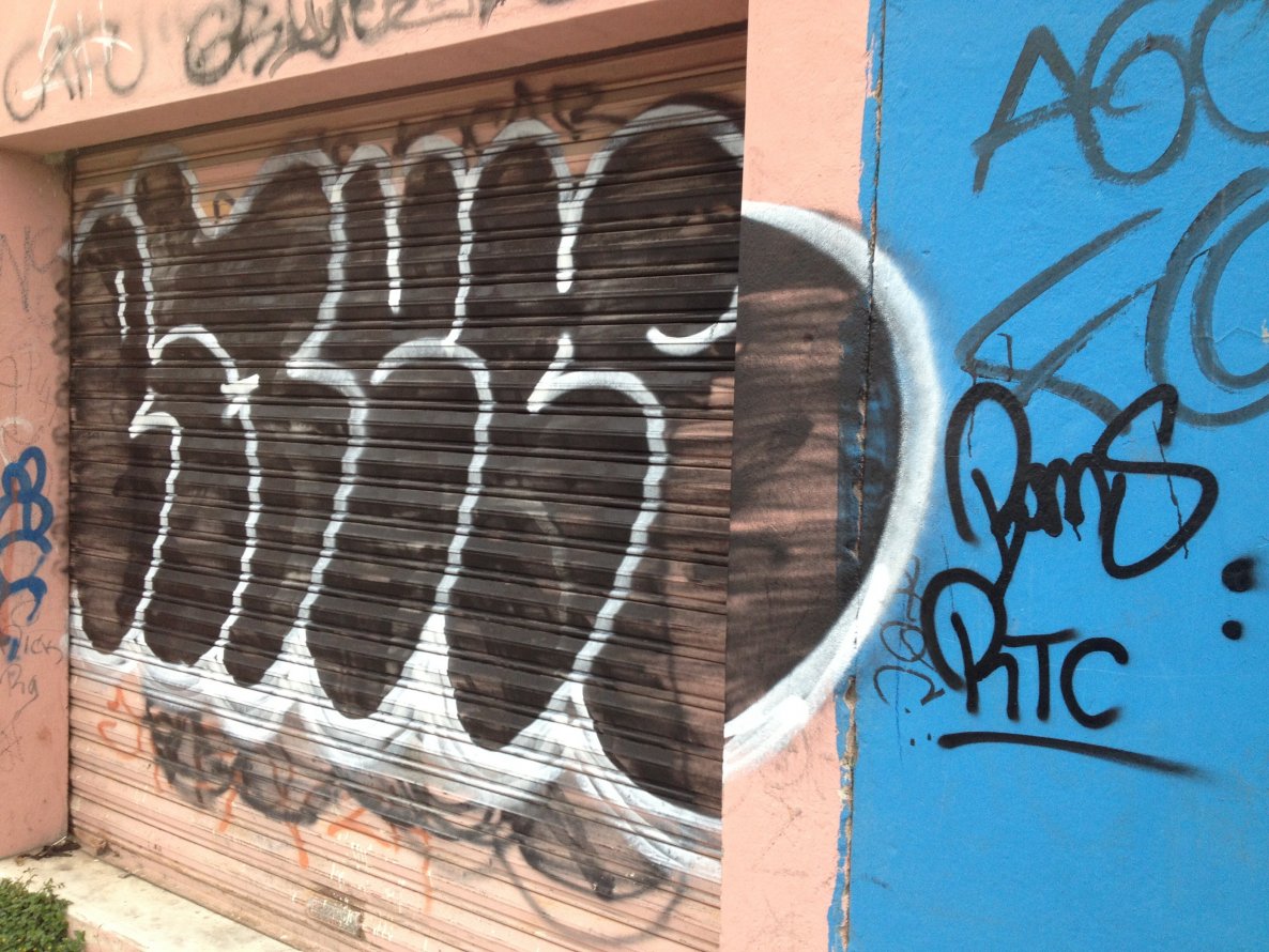 Graffiti Bombing in San Luis Potosi - Photo by rtck266