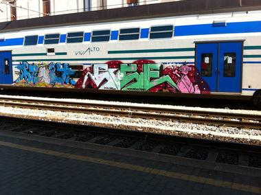 Graffiti Train - Photo by rukecox - Italy (2013)