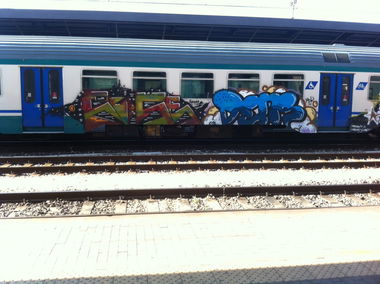Graffiti Train - Photo by rukecox (2013)