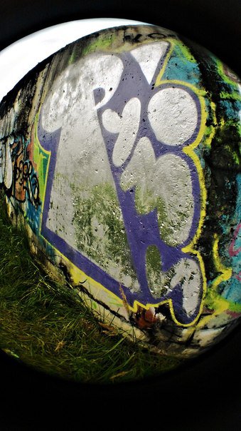 Graffiti Wall - Photo by rumbo