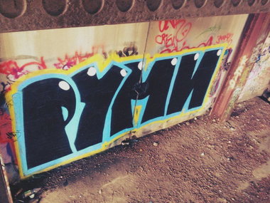 Graffiti Wall - Photo by rumbo