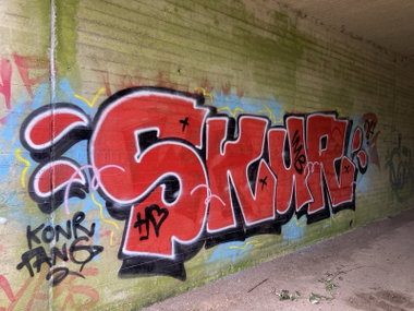 Graffiti Bombing - Photo by rumsuno - skur (2024)