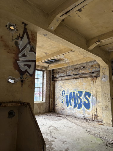 Graffiti Wall - Photo by rumsuno - imb (2026)
