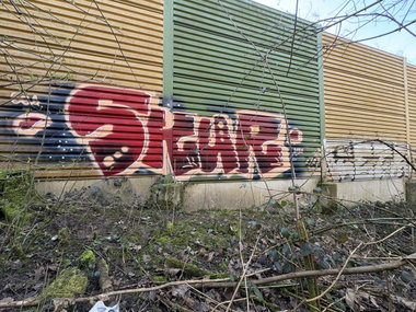 Graffiti Bombing - Photo by rumsuno - skur (2026)