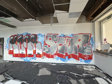 Graffiti Wall - Photo by rumsuno - konrscur