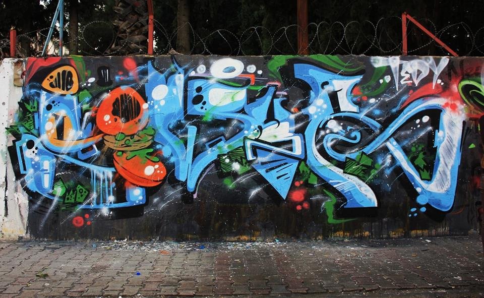 Graffiti Wall - Photo by ruves