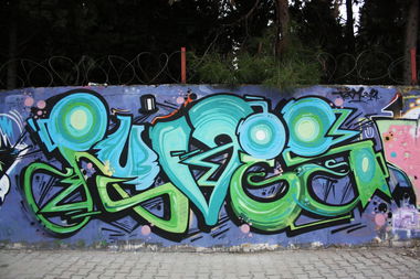 Graffiti Wall - Photo by ruves
