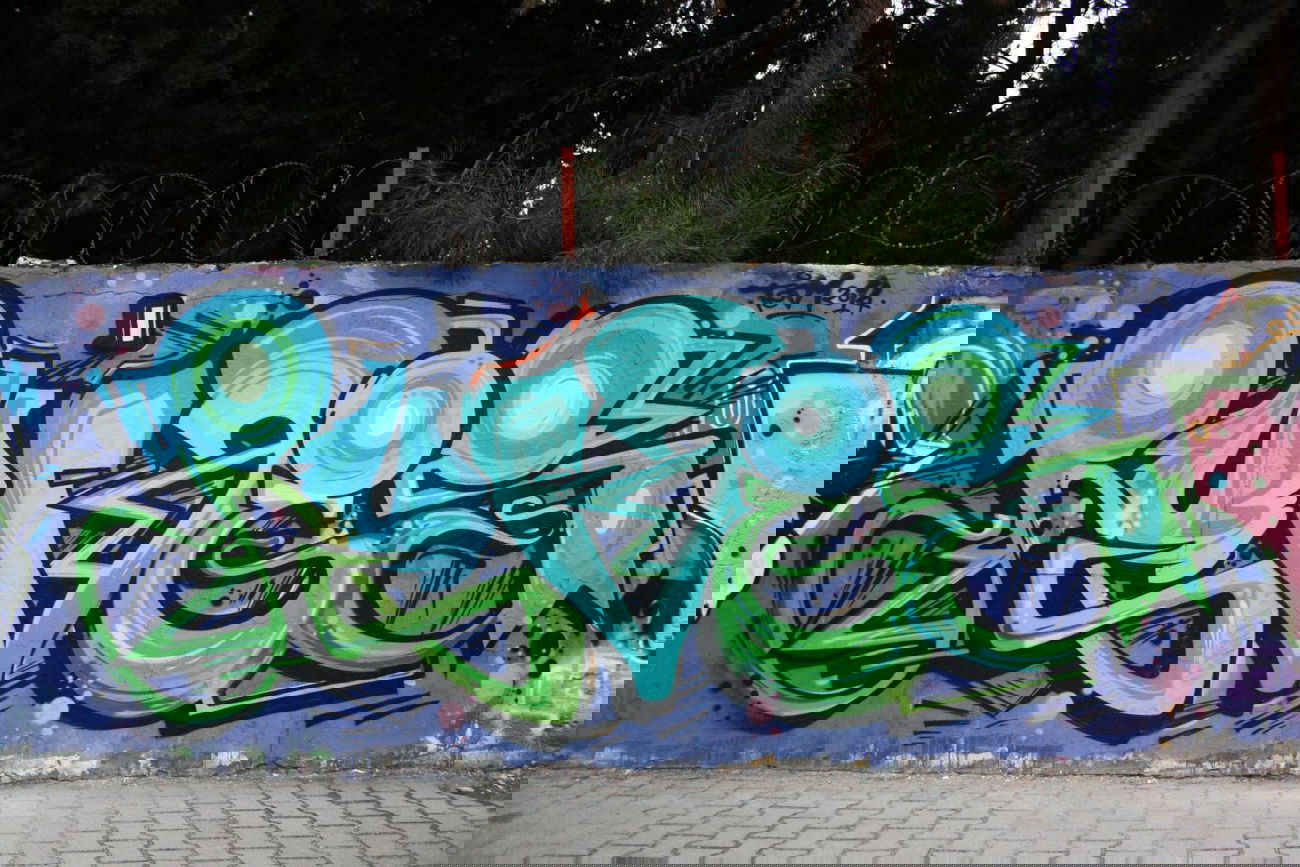 Graffiti Wall - Photo by ruves