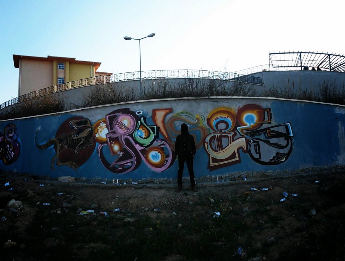 Graffiti Wall - Photo by ruves
