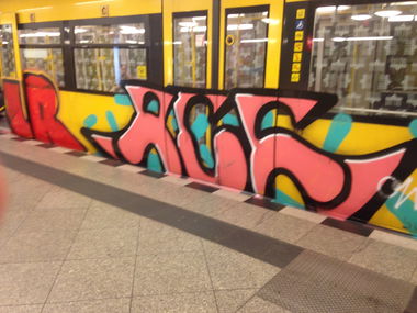 Graffiti Train - Photo by ruz - acf (2014)