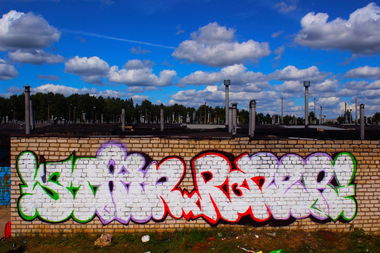 Graffiti Bombing - Photo by rwnXstain - stain, rwn (2013)
