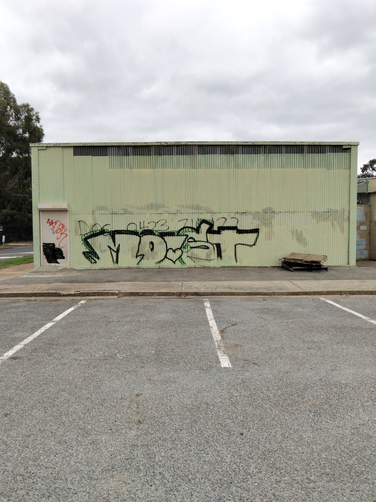 Graffiti Bombing - Photo by ryzie