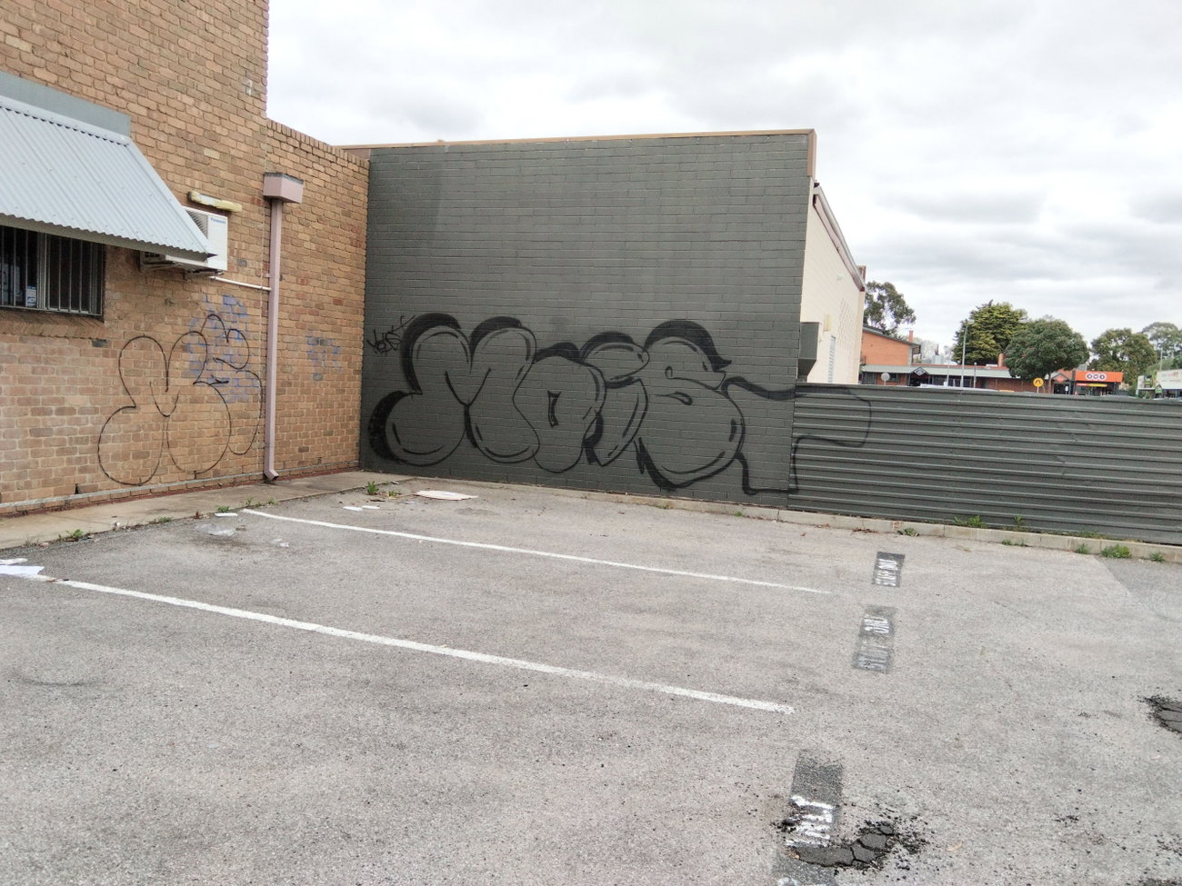 Graffiti Bombing - Photo by ryzie