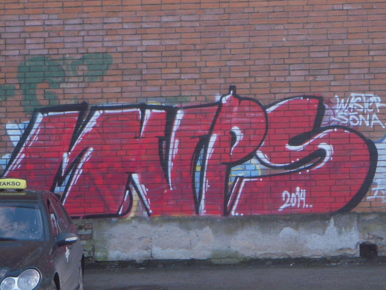 Graffiti Bombing - Photo by s6na (2014)