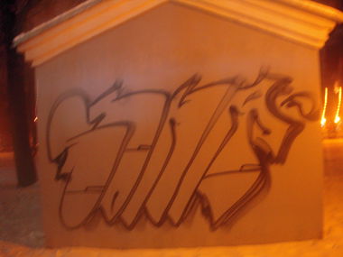 Graffiti Bombing - Photo by s6na