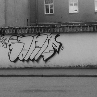 Graffiti Bombing - Photo by s6na
