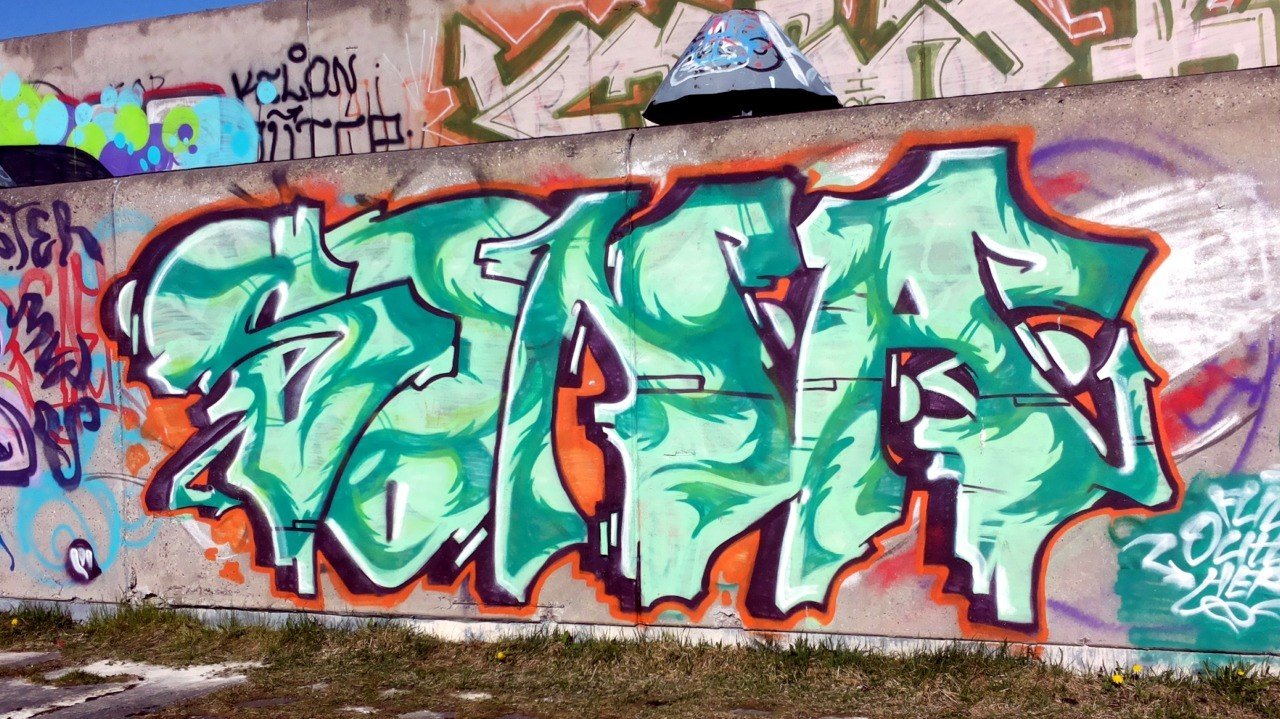 Graffiti Wall - Photo by s6na