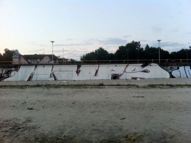 Graffiti Bombing - Photo by s6na