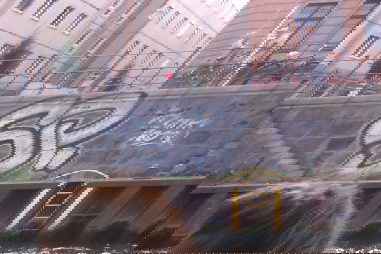 Graffiti Bombing - Photo by sadik