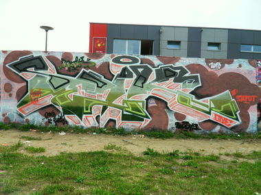 Graffiti Wall in berlin - Photo by saik86