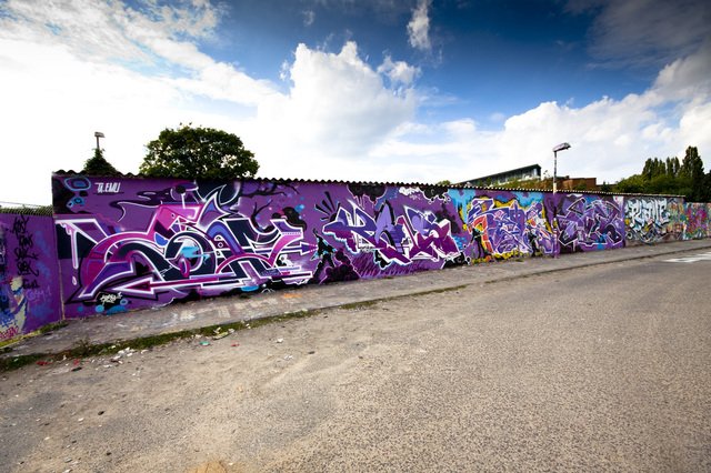 Graffiti Wall - Photo by saik86