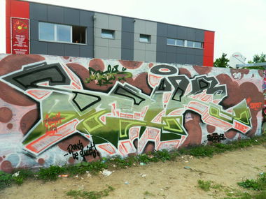 Graffiti Wall - Photo by saik86 - seik (2013)