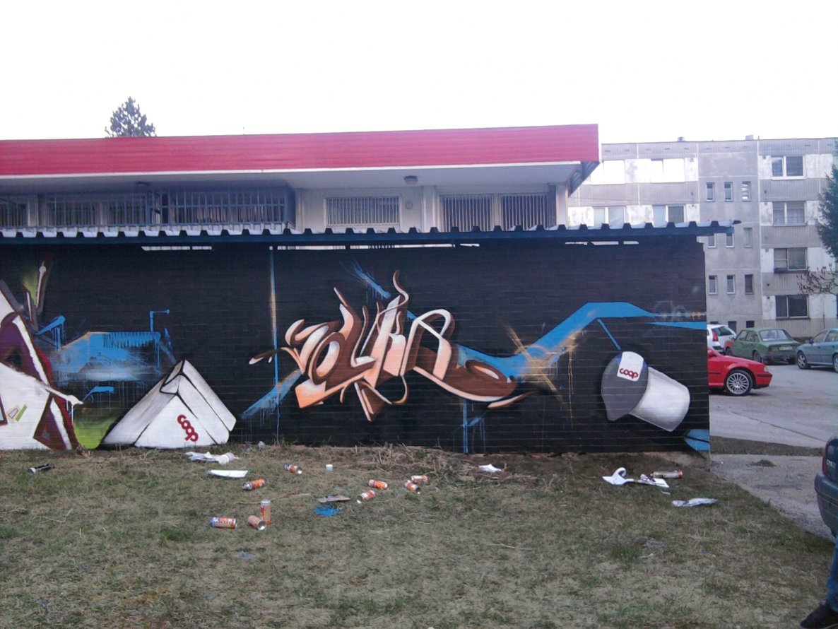 Graffiti Wall - Photo by sakra