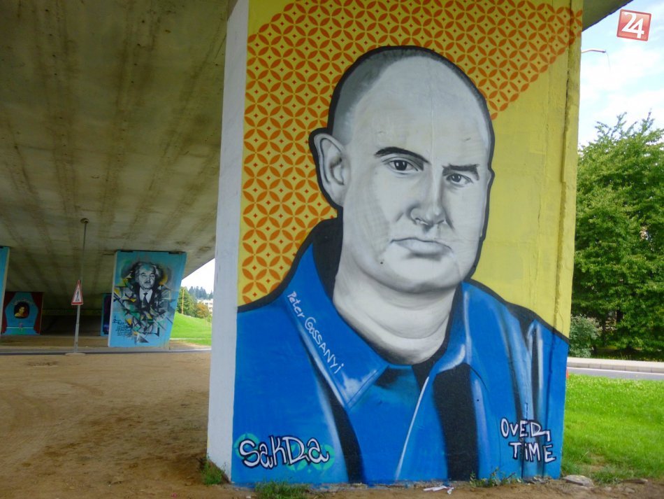 Graffiti Wall - Photo by sakra