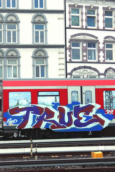 Graffiti Train in Hamburg - Photo by sancho - True, end, rs