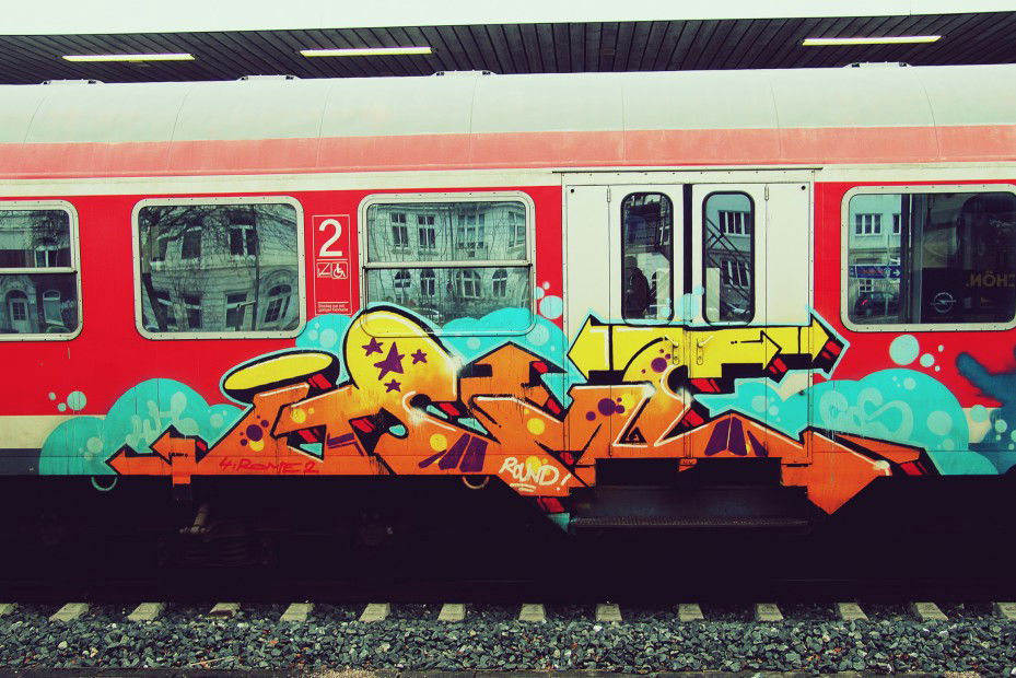Graffiti Train in Hamburg - Photo by sancho - itsme, zztop, round