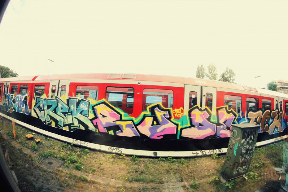 Graffiti Train in Hamburg - Photo by sancho - fch, crek, rude