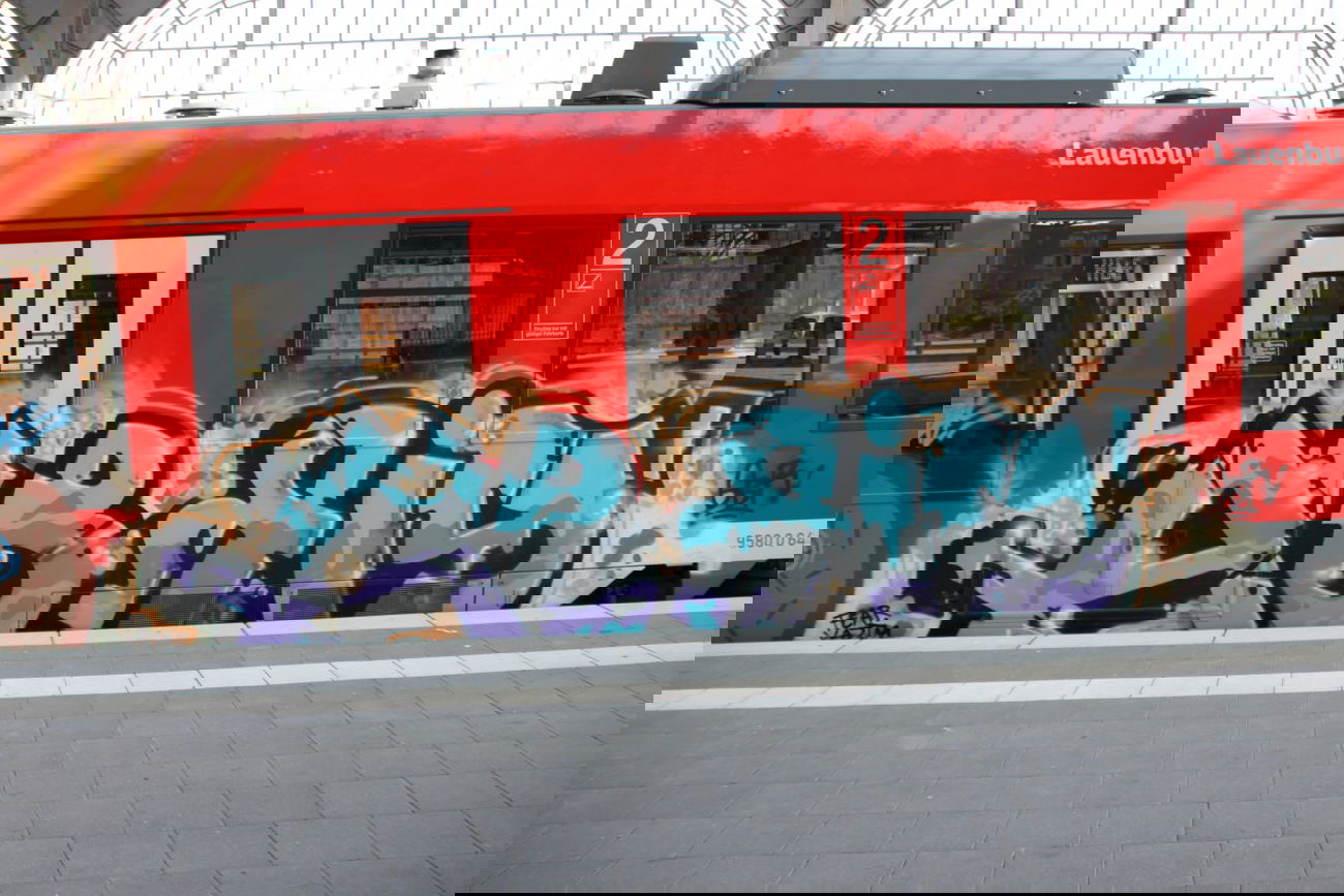 Graffiti Train - Photo by sancho - abris, lübeck, hamburg