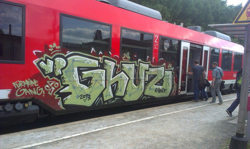 Graffiti Train in Siegen - Photo by sandmann - VP, vandal, power (2013)