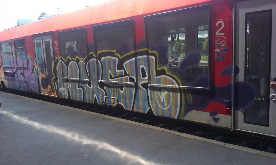 Graffiti Train in Siegen - Photo by sandmann - tick, wusa, vp (2013)