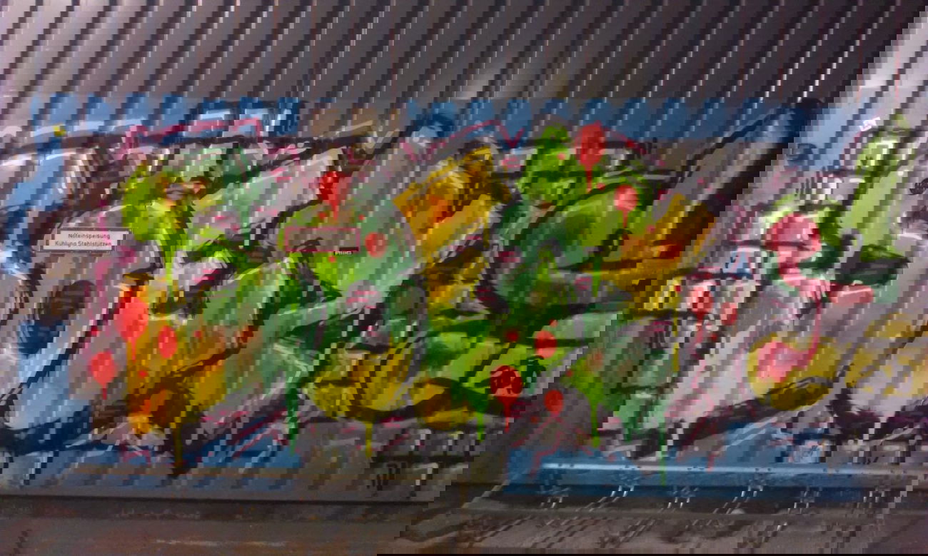 Graffiti Bombing - Photo by sandmann - soez, soze