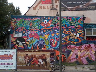 Graffiti Wall in Hamburg - Photo by sandmann - reperbahn