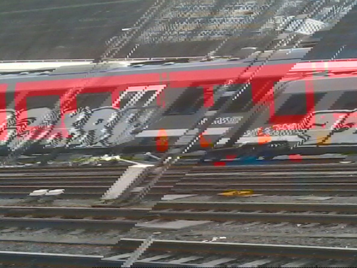 Graffiti Train in Siegen - Photo by sandmann - 723, KRU, buff (2013)