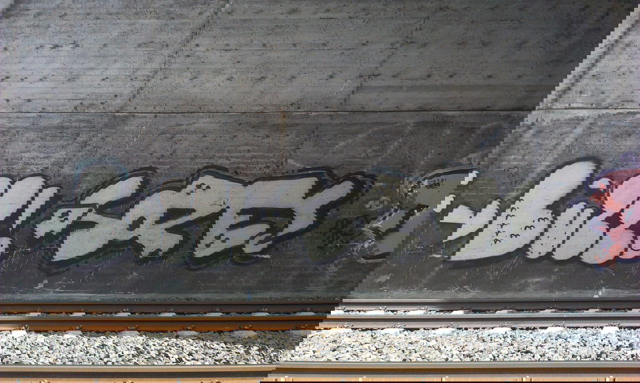 Graffiti Wall - Photo by sandmann - buzz, soze, ha